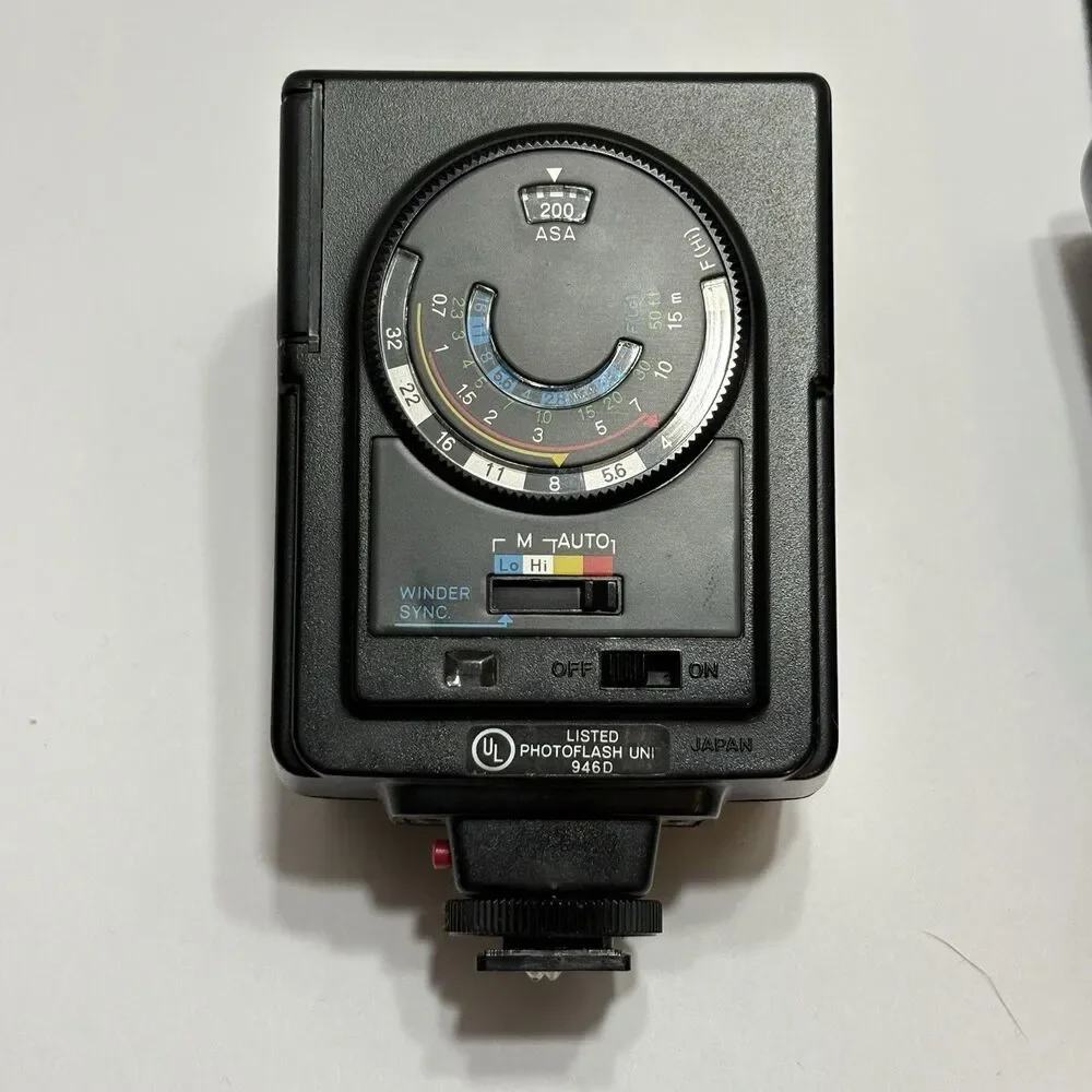 Minolta Auto 200X Flash with Case